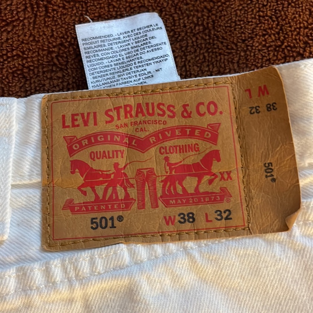 All white Levi Strauss 501 W38 x L32 denim jeans
